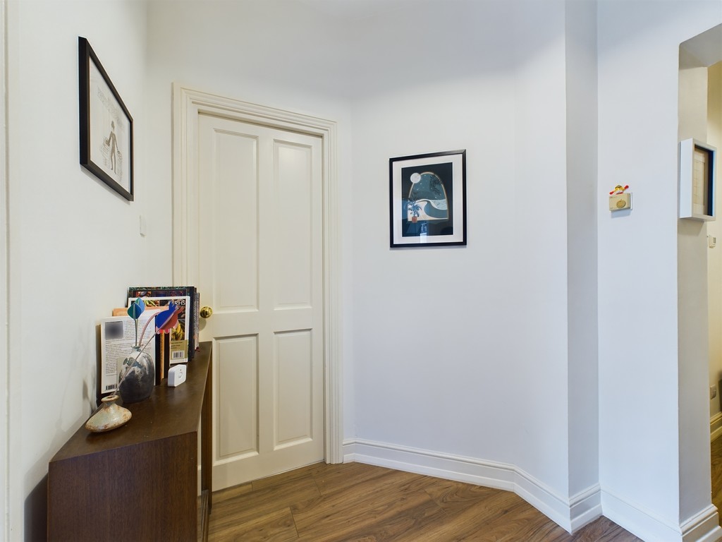 1 bed apartment for sale in Avonley Road, London 8