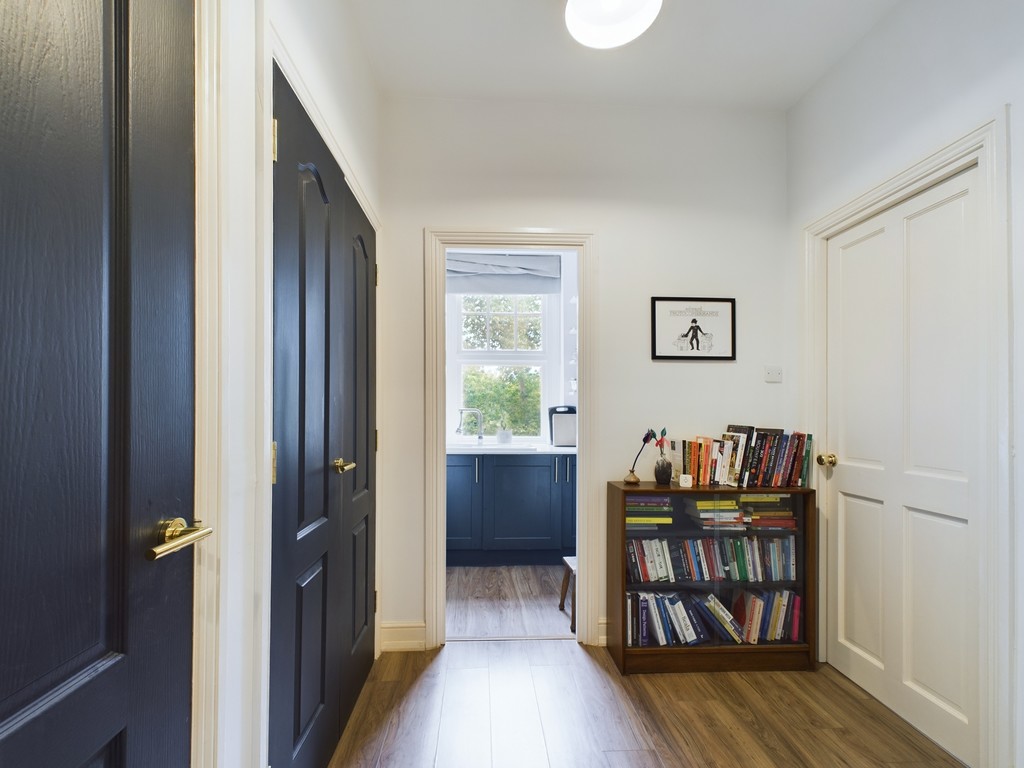 1 bed apartment for sale in Avonley Road, London  - Property Image 10