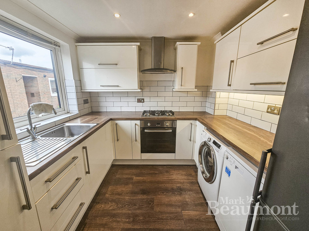 2 bed apartment for sale in Main Road, Bromley  - Property Image 2