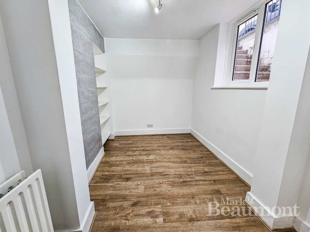 3 bed ground floor maisonette to rent in Marischal Road, Lewisham  - Property Image 9