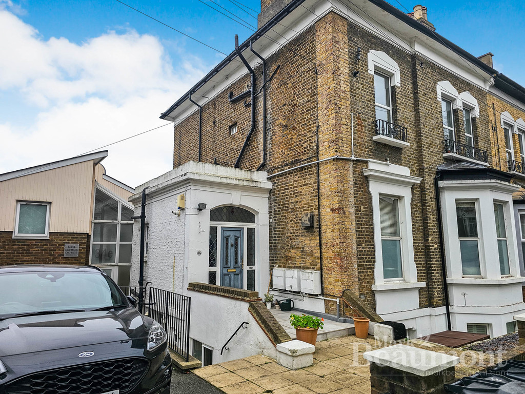 3 bed ground floor maisonette to rent in Marischal Road, Lewisham 12