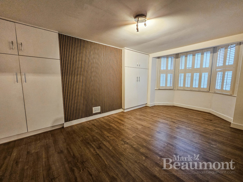 3 bed ground floor maisonette to rent in Marischal Road, Lewisham  - Property Image 3