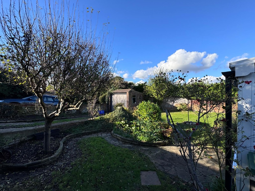 4 bed semi-detached bungalow for sale in Ramsden Road, Orpington  - Property Image 4