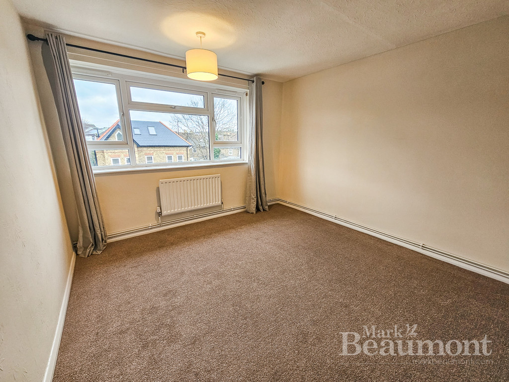 1 bed apartment to rent in Exbury Road, London 2