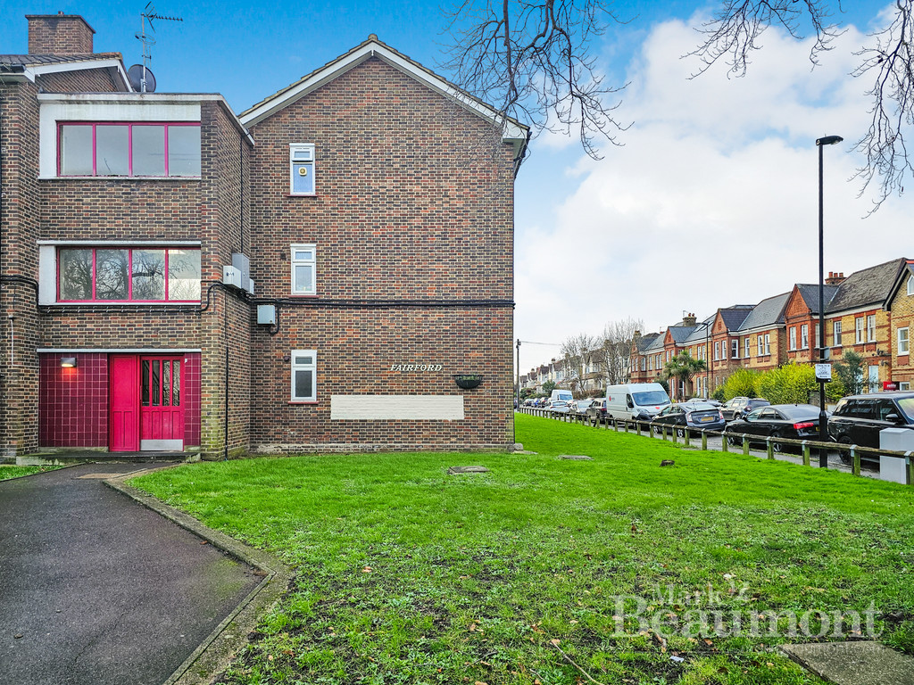 1 bed apartment to rent in Exbury Road, London 6