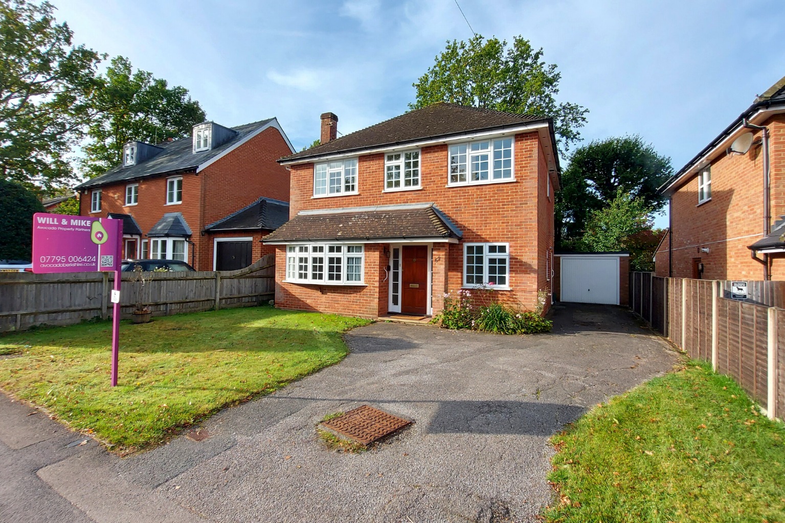*Check out our property video - Marketed by Will and Mike* This impressive, rarely available four bedroom detached house would make an excellent family home. The property is situated in one of Crowthorne's most sought after roads and is only a few minutes walk from the High Street.