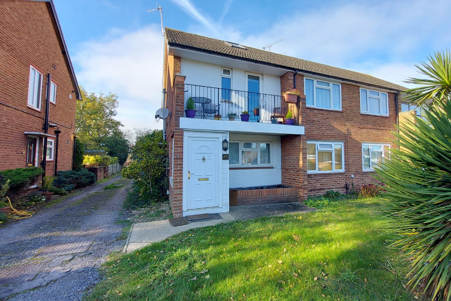 This spacious three bedroom maisonette just minutes from local shops is something that doesn't come onto the market very often. This home would make an ideal first time or investment purchase and has so much to offer.