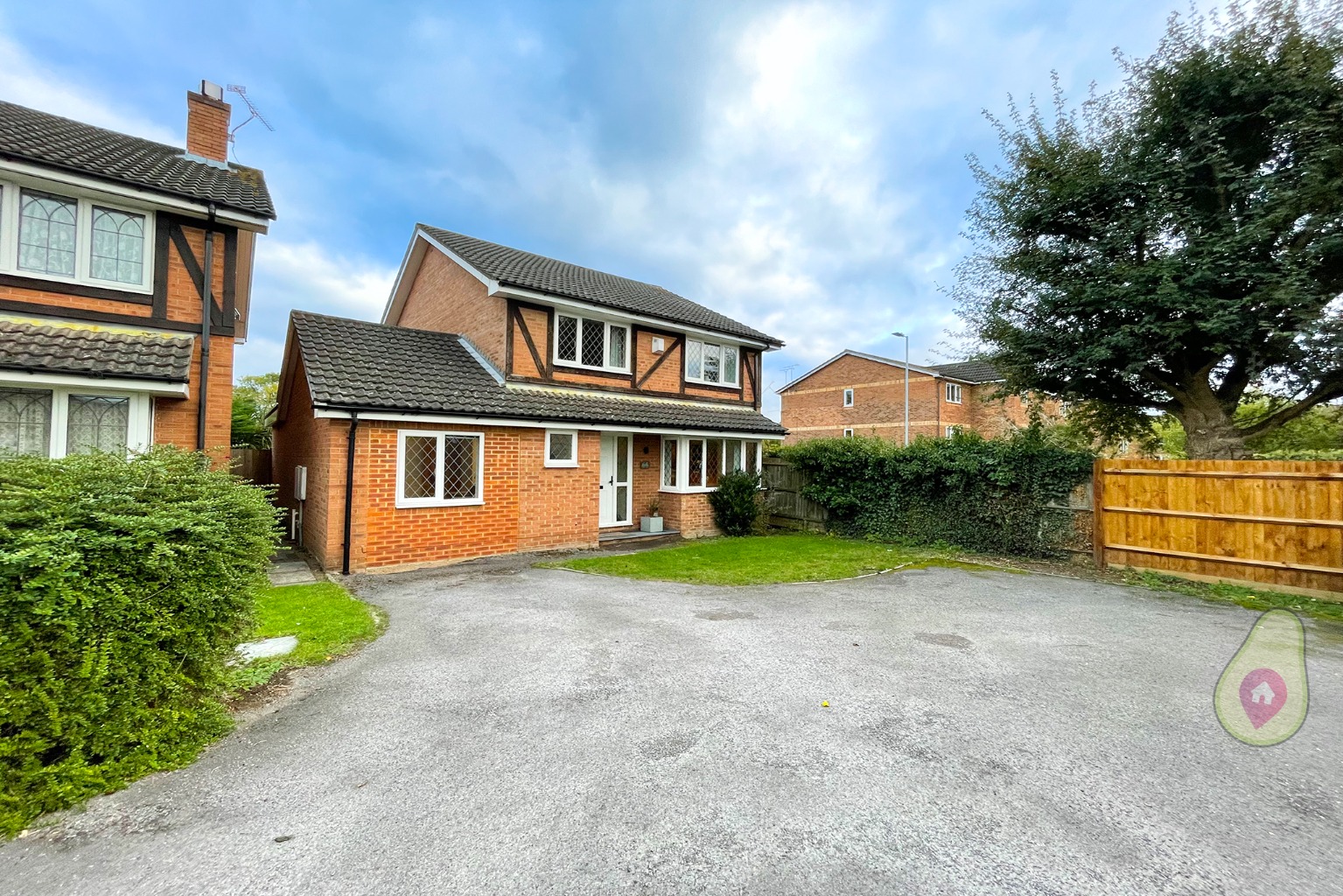 4 bed detached house for sale in Farley Copse, Bracknell, RG42