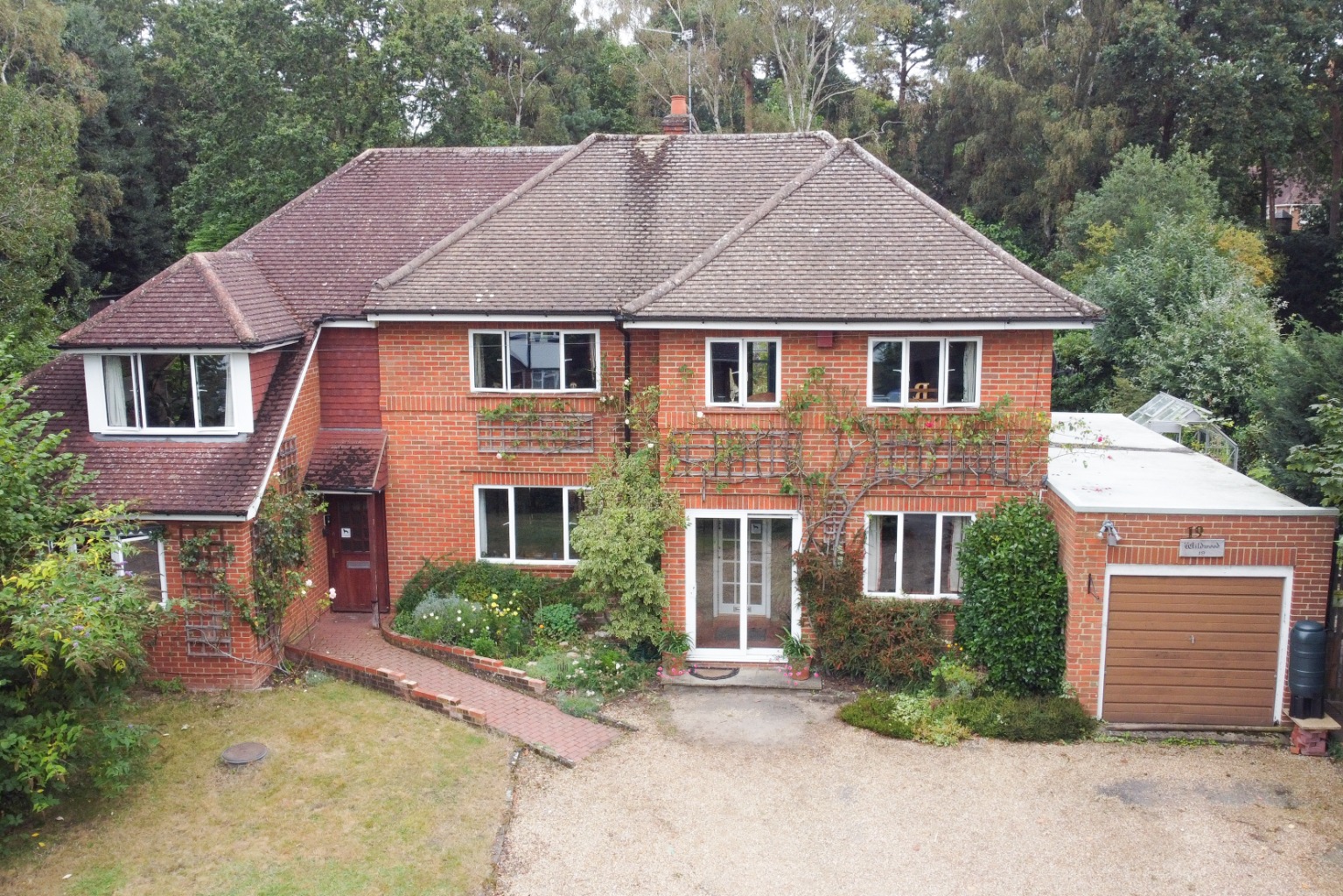 5 bed detached house for sale in Parkway, Camberley 0