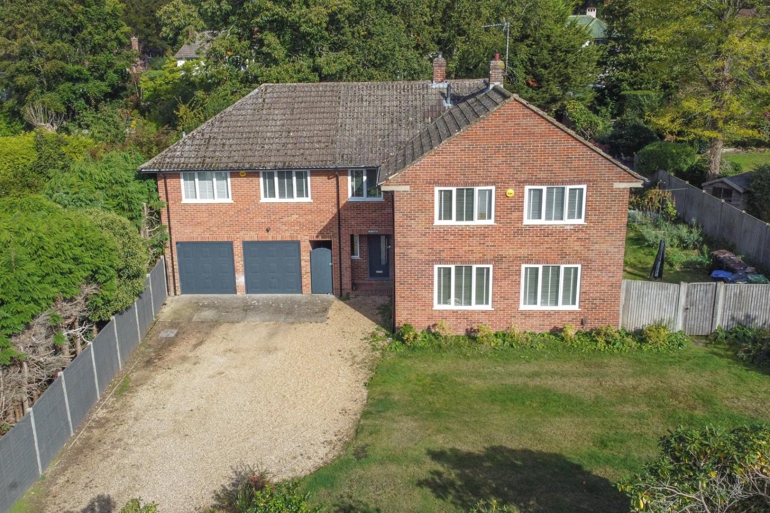 *MARKETED BY CHRIS GRAY*  Welcome to Busketts, a substantial family home with accommodation in excess of 3100 sqft, yet with planning permission to increase this to approximately 4000 sqft, situated in one of Camberley's most sought-after roads on a plot of just under a third of an acre.
