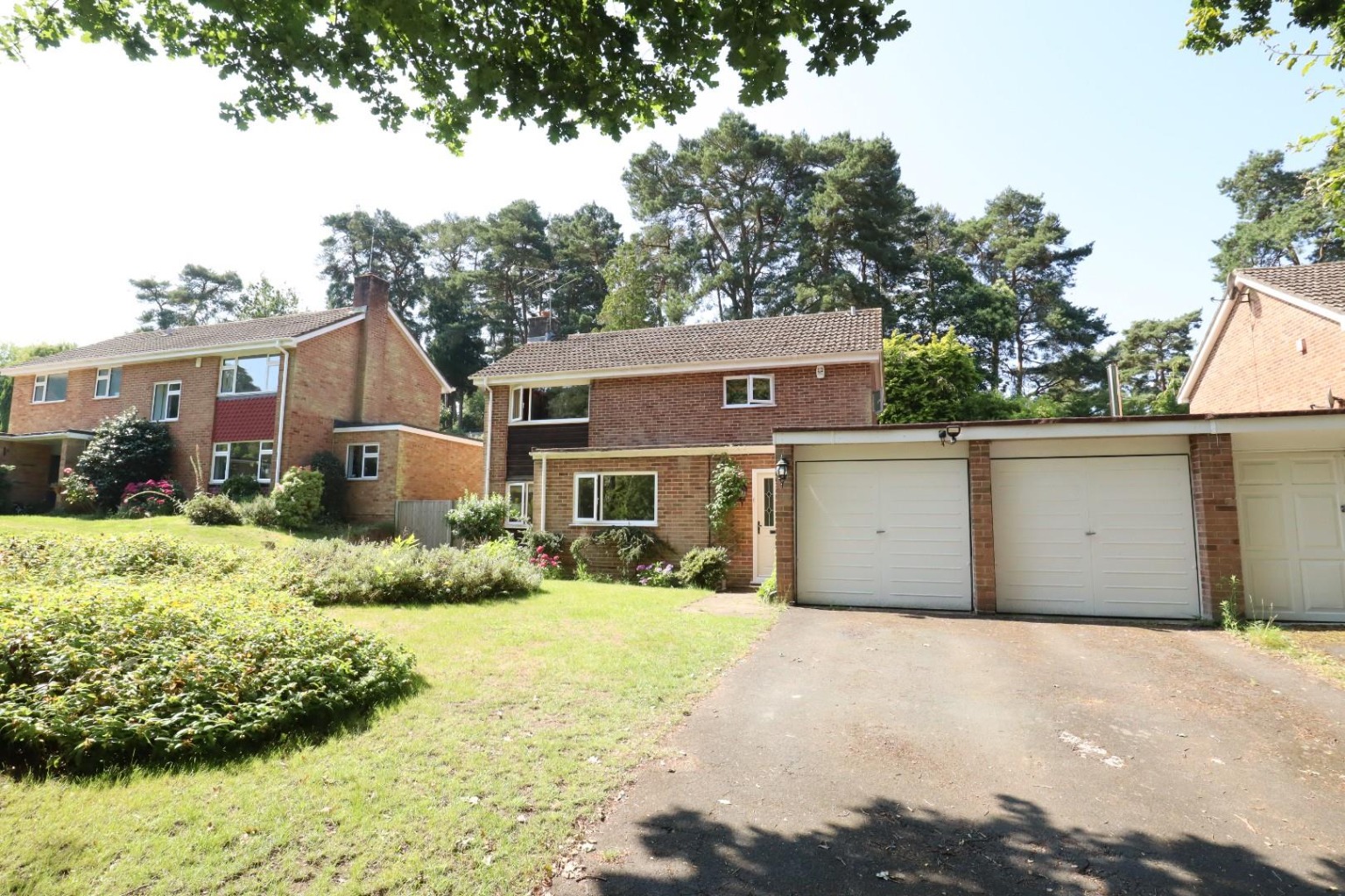 This three/four bedroom family home is located in a cul-de-sac on the sought-after Copped Hall development in Camberley.  Currently the property offers flexible accommodation downstairs with 3 reception rooms, one of which could become a fourth.