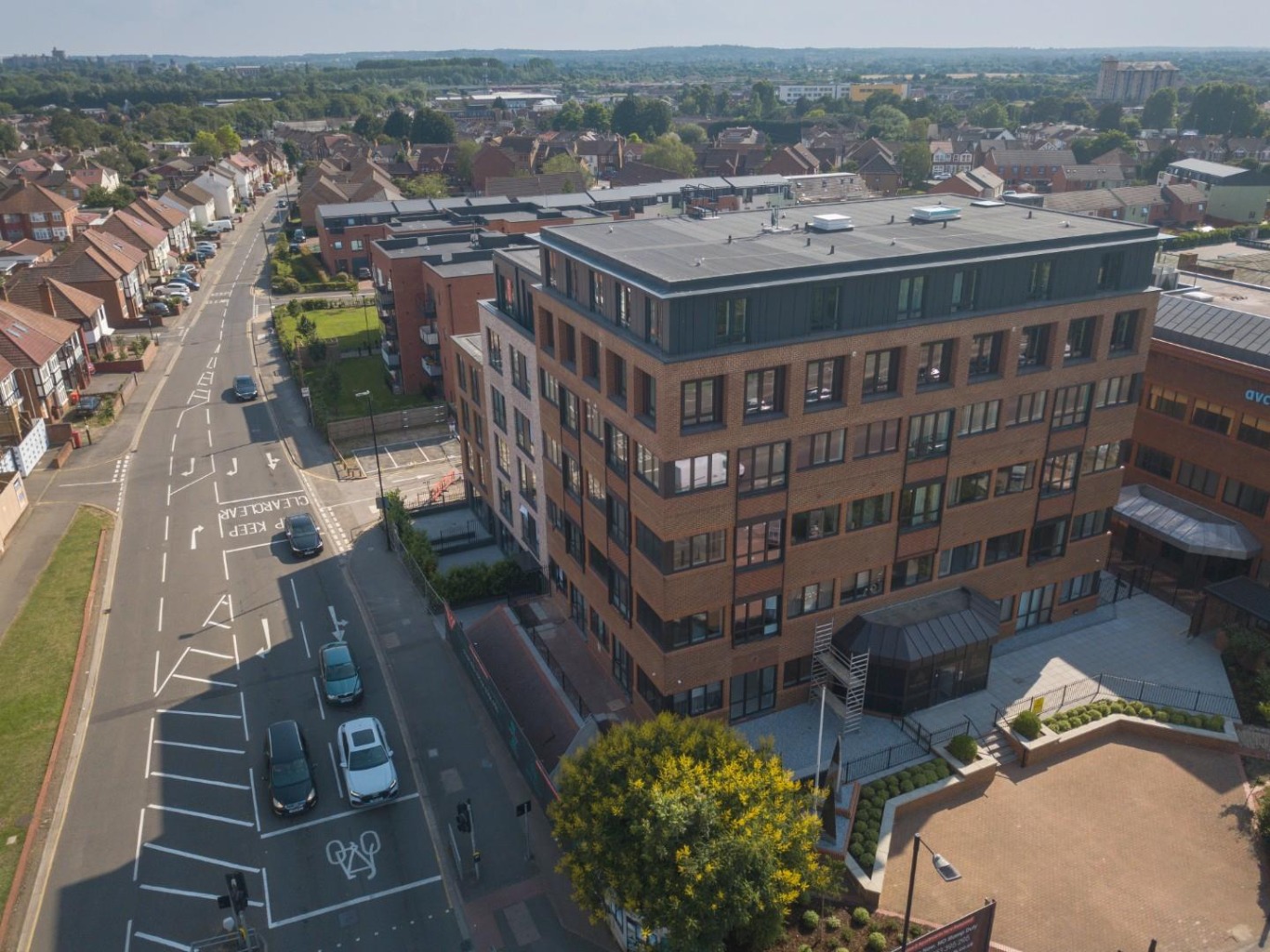Last few apartments remain at this amazing development marketed by Andy Meade. Technology and sustainability are central to the design philosophy of Vivant Homes. At Park House sophisticated heat and air filtration systems reduce the building’s energy footprint and provide the purest of air.