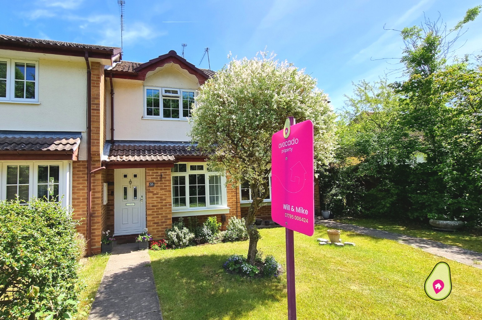 This two bedroom home offers a great opportunity for someone to buy their first home or pick up a great investment. The property is beautifully presented throughout and has a lovely private, sunny garden to the rear.