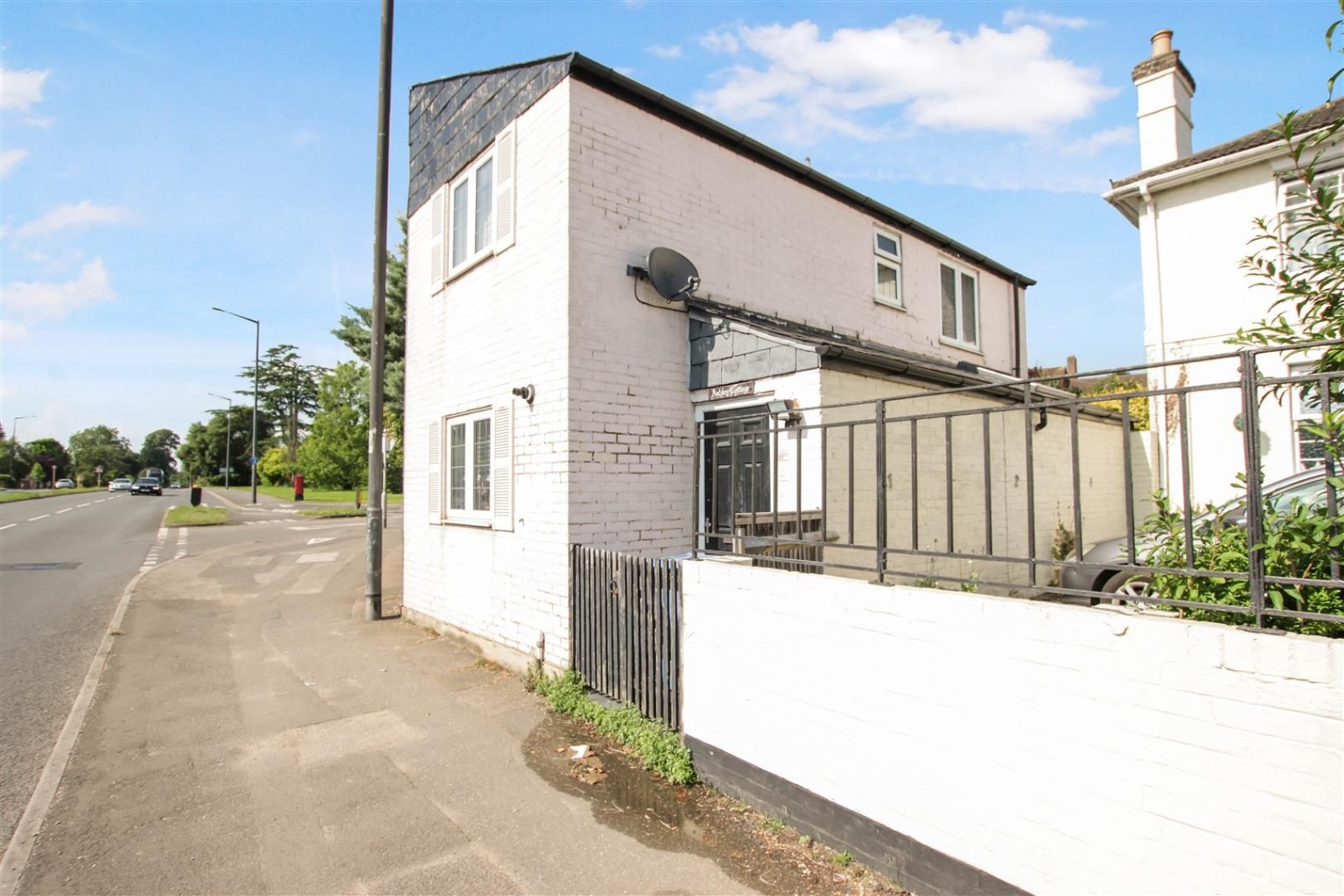 This property would be perfect for a couple or even a small family, the kitchen has plenty of space for modern appliances and worktop space to really show off your culinary skills.