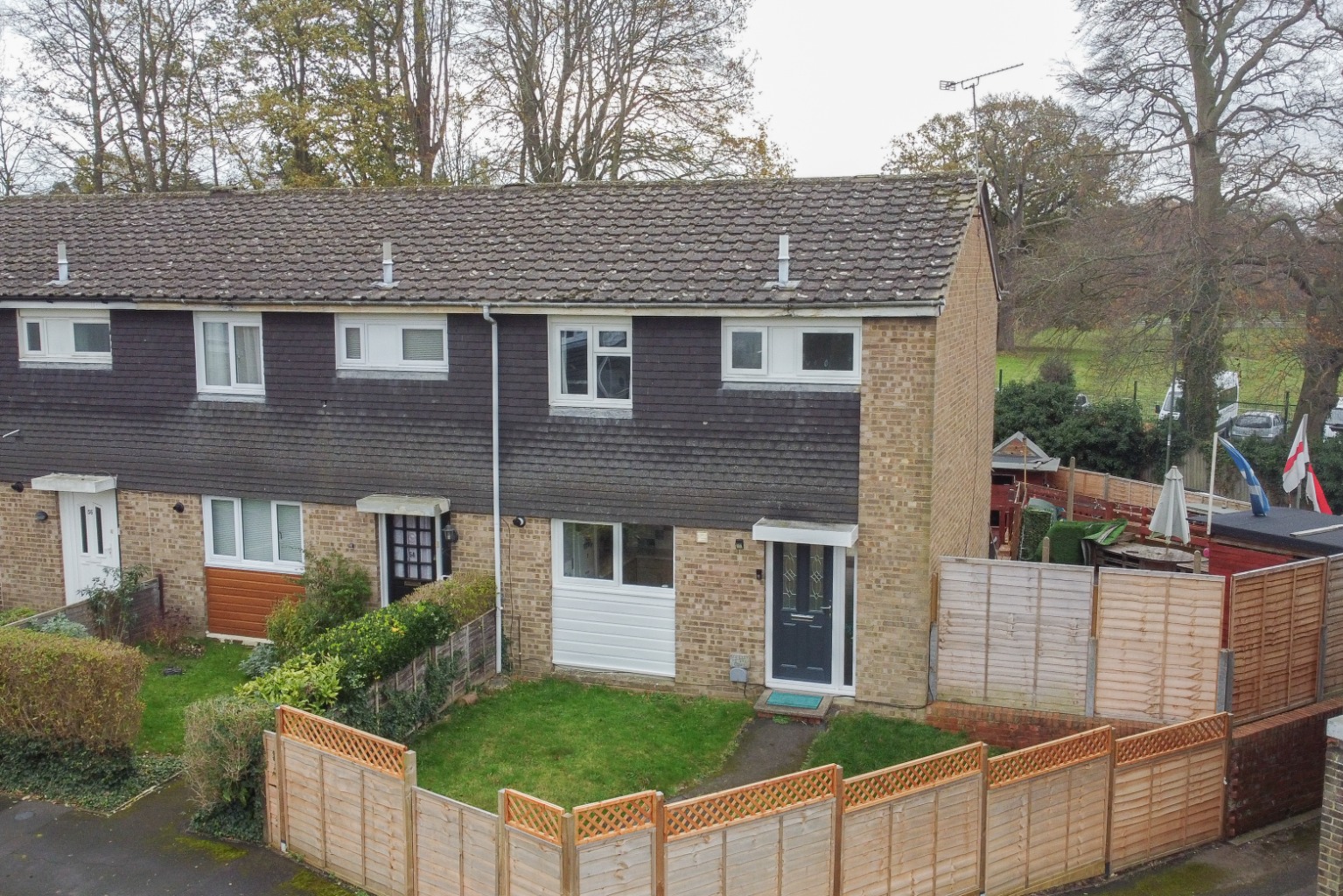 3 bed end of terrace house for sale in Gilbert Road, Camberley, GU16