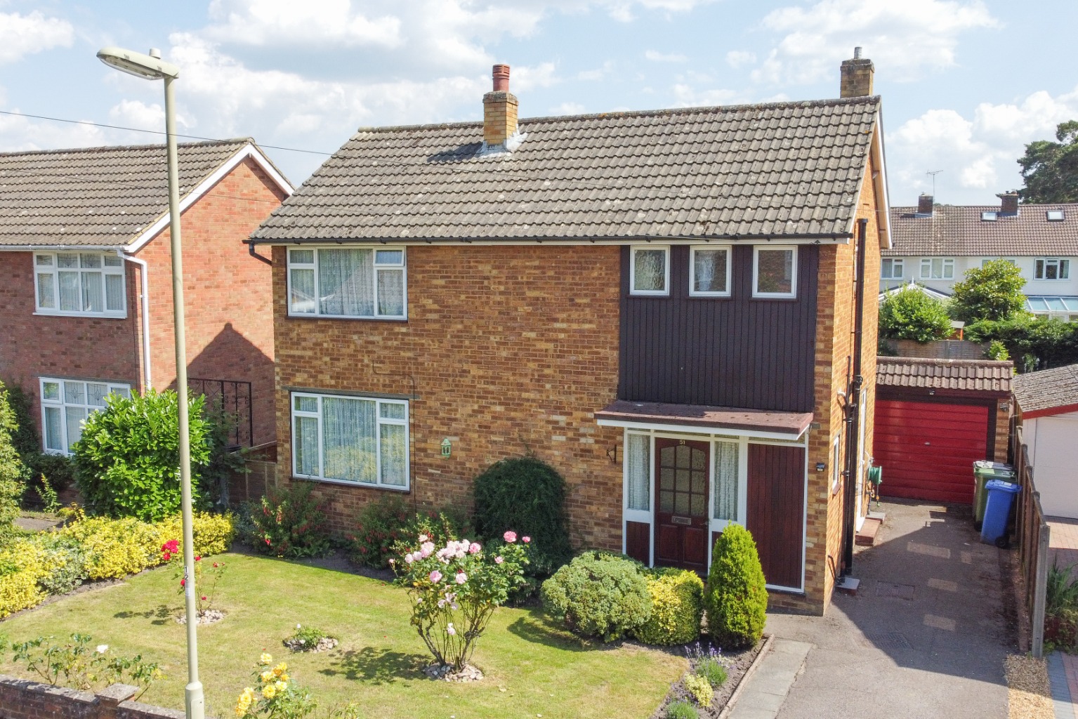 This detached family home is situated towards the end of a cul-de-sac location in Church Crookham, yet approximately two miles from Fleet town centre and mainline station, and there is Fleet Infant and Velmead Junior Schools within a mile.