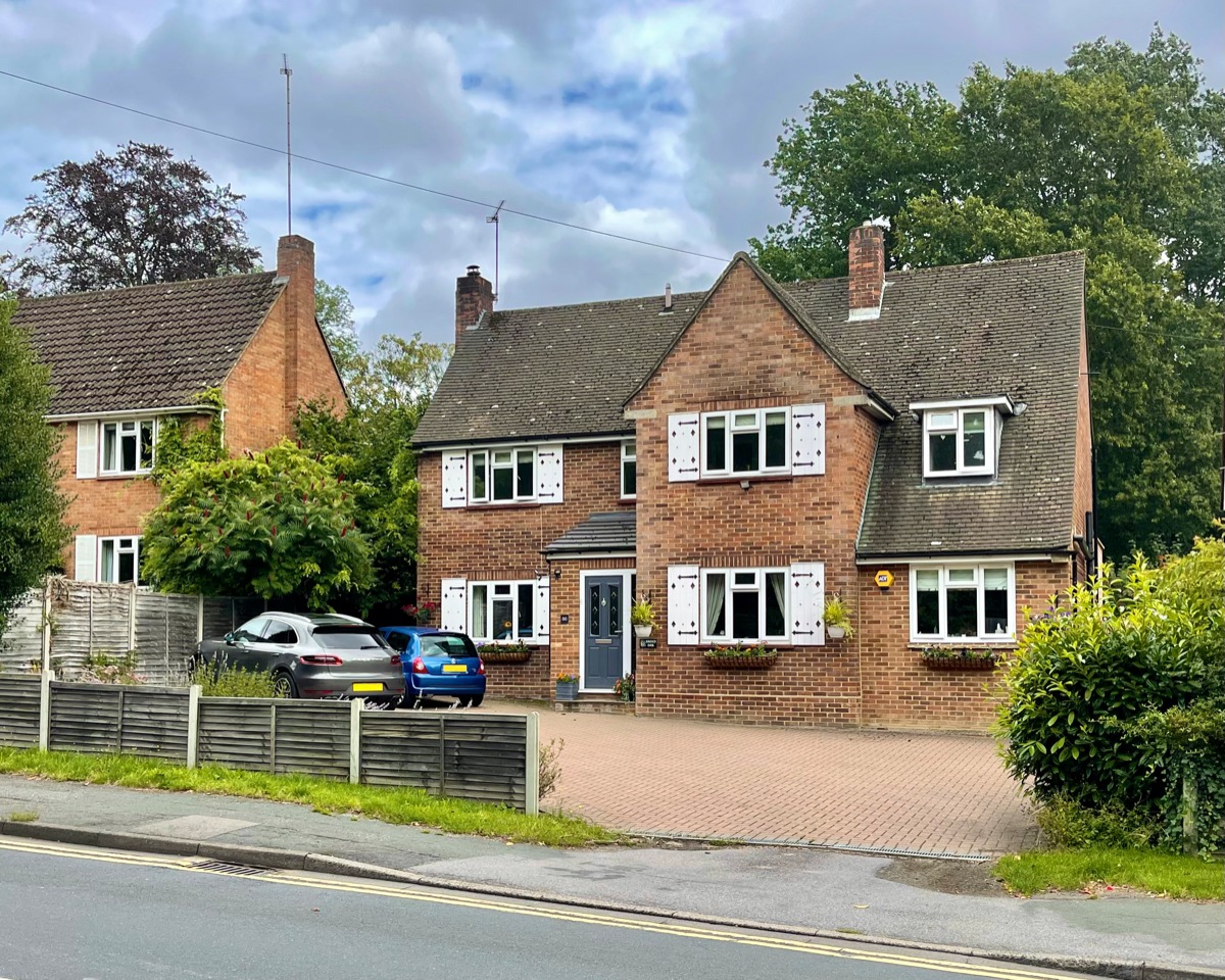 Located within the heart of Camberley Town Centre, perfectly located for easy access to enjoy the town's best restaurants and shops, whilst also being very close by to the renowned privately owned Tekels Park Estate, and highly rated schools, is this stunning 1930s four bedroom detached family home!