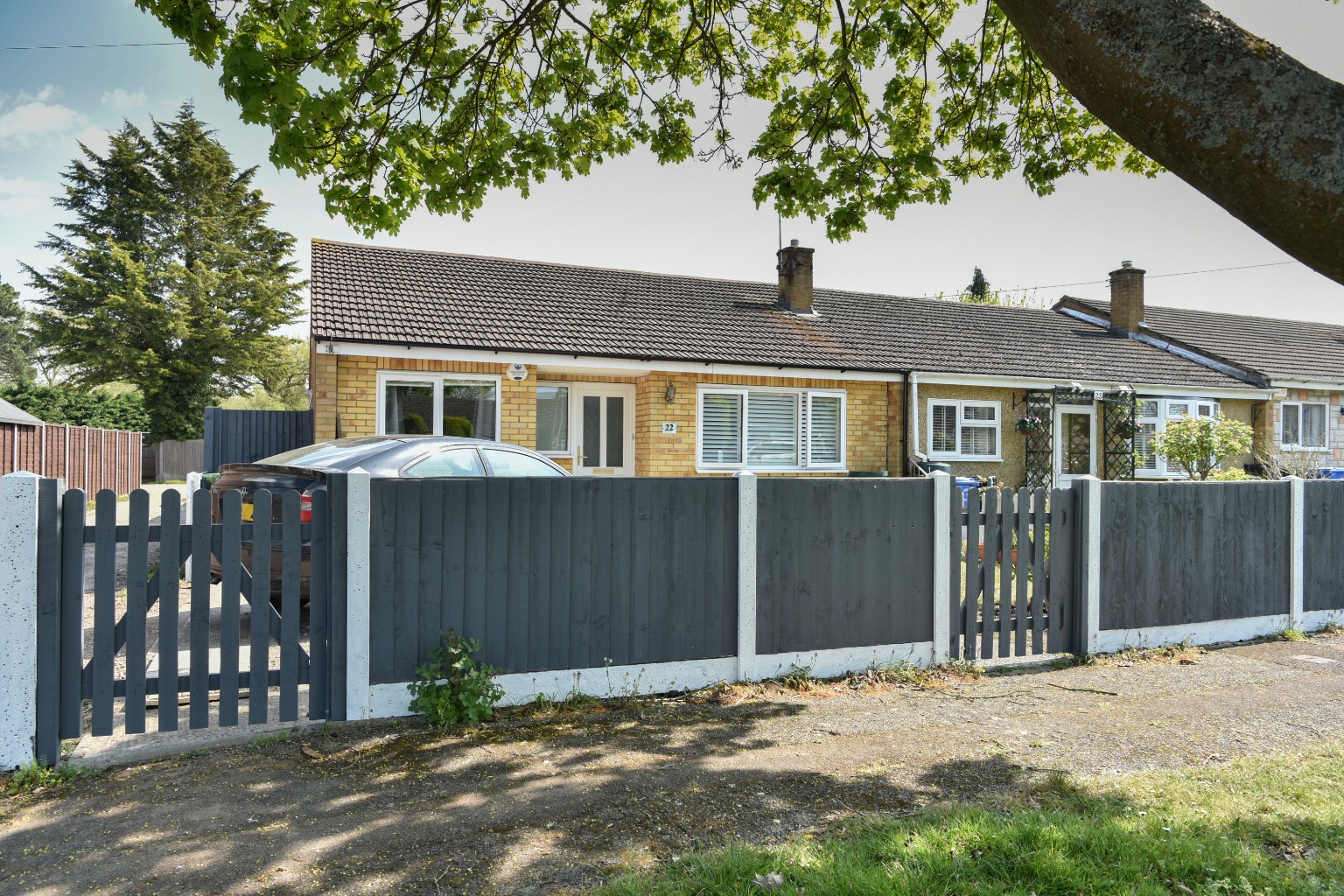 This semi-detached bungalow is located in a quiet cul de sac and offers spacious living accommodation with the addition of an extension.  The property is minutes away from The Green and local shops and other amenities such as the gym.