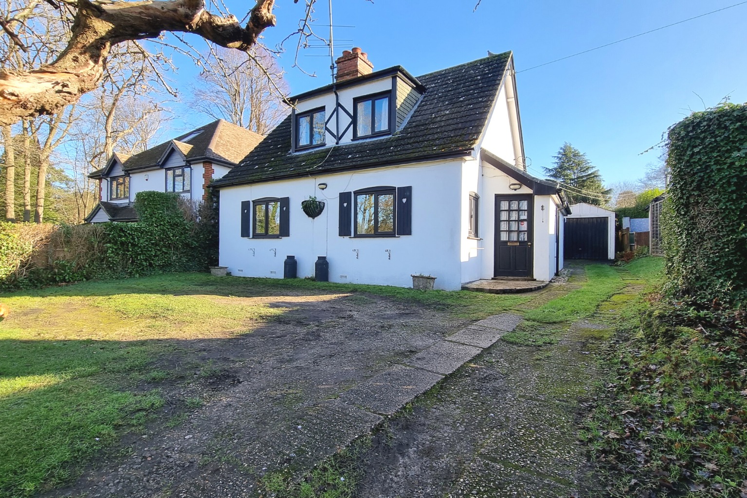 A wonderful three bedroom detached family home sitting on a large plot