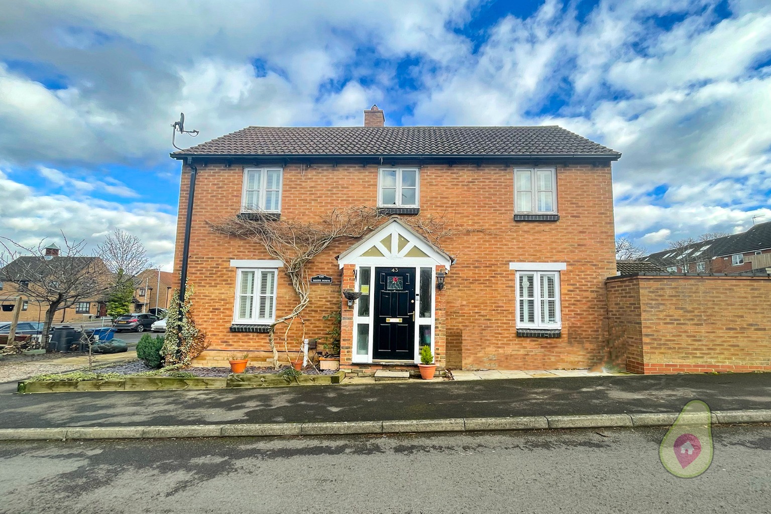 SOLD via OPEN HOUSE. In a quiet spot in the heart of Warfield, this three bedroom link-detached home offers spacious rooms for the conveniences of family life, whilst offering further potential to extend subject to planning permissions.