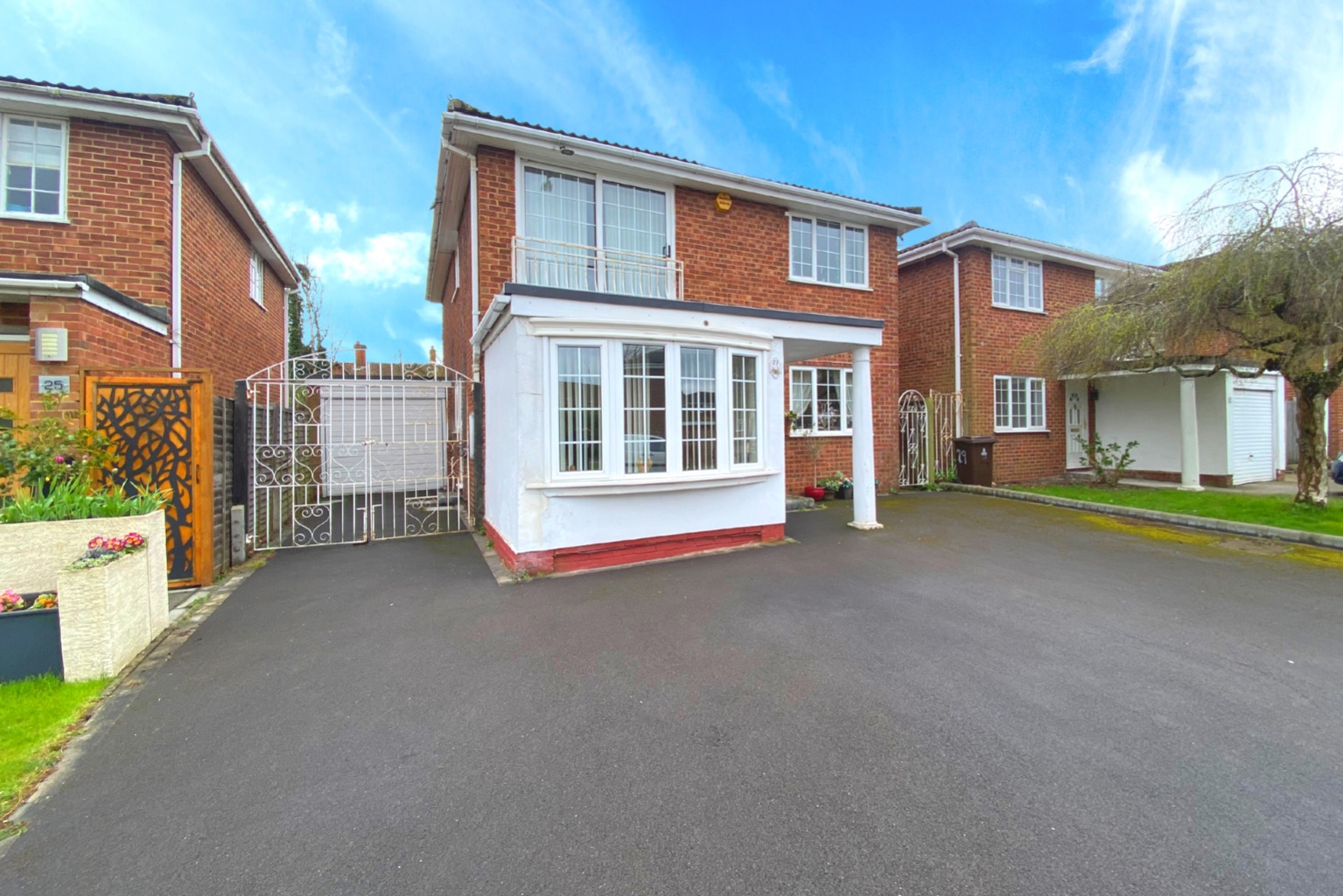 **Check out our property video**No onward chain** This is a superb house in a superb location, coult=d it be for you? Come and take a further look...