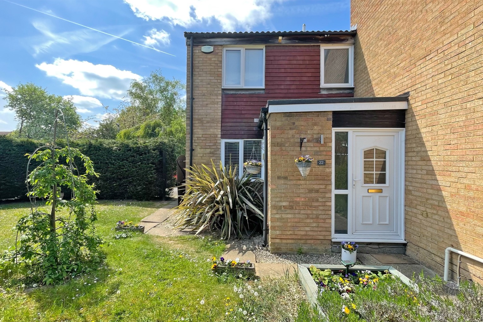 2 bed end of terrace house for sale in Purssell Close, Maidenhead, SL6 
