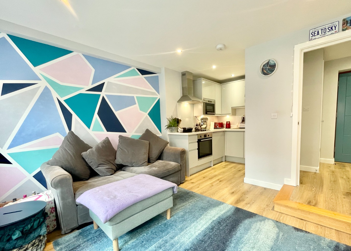 A stunning first floor apartment built in 2019 with a lease of approx 996 years, located within the centre of Farnborough.