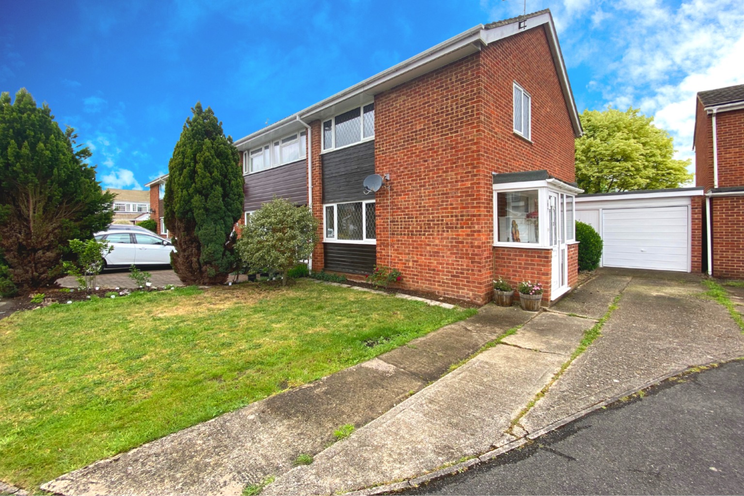 **Check out our property video**No onward chain** Would you like to live in one of the best spots around? come and check out this amazing family home...