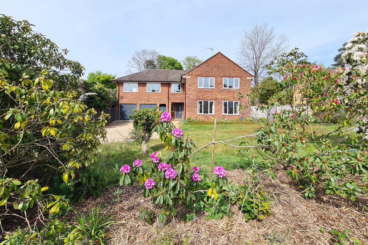 Welcome to Busketts, a substantial family home with accommodation in excess of 3100 sqft and situated in one of Camberley's most sought-after roads on a plot of just under a third of an acre