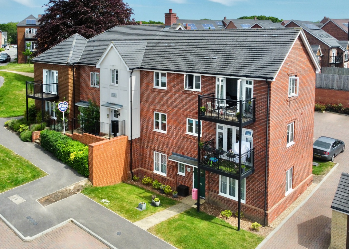 NO CHAIN!!! This is a beautifully located top floor apartment with balcony views set within the highly desirable Crookham Park development. Also included is a large garage that can fit both a car and motorbike, in addition to allocated and visitor parking bays. ..