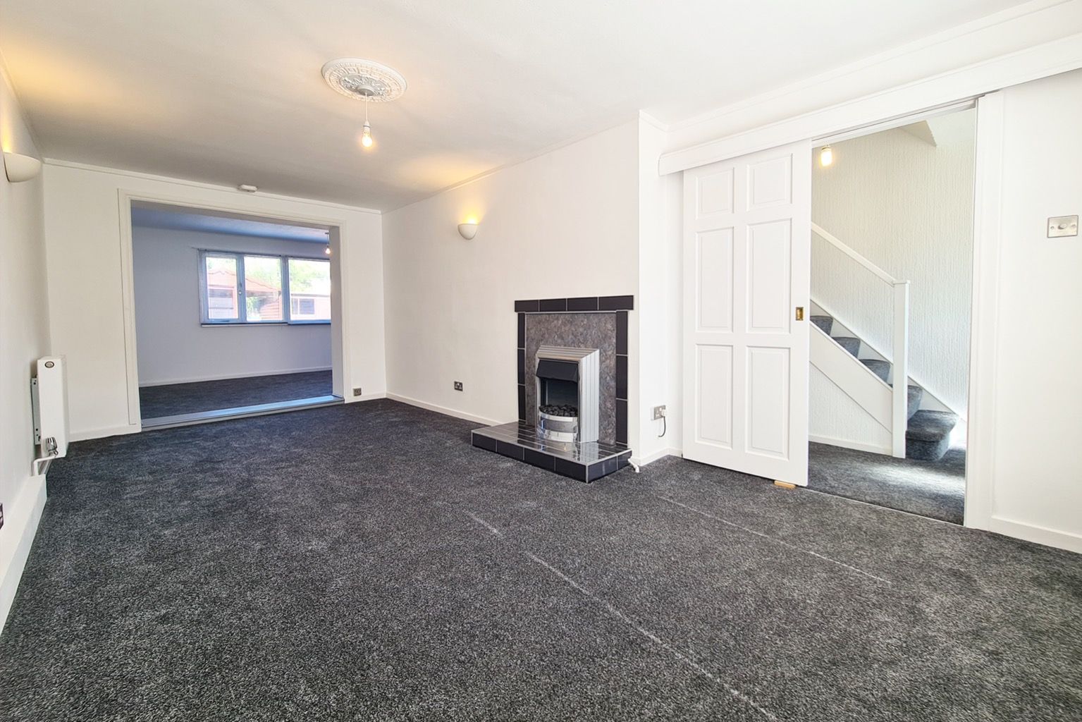 This beautiful home is available to rent on a long term basis, it's ready to go with new carpets, freshly decorated through and a brand new bathroom