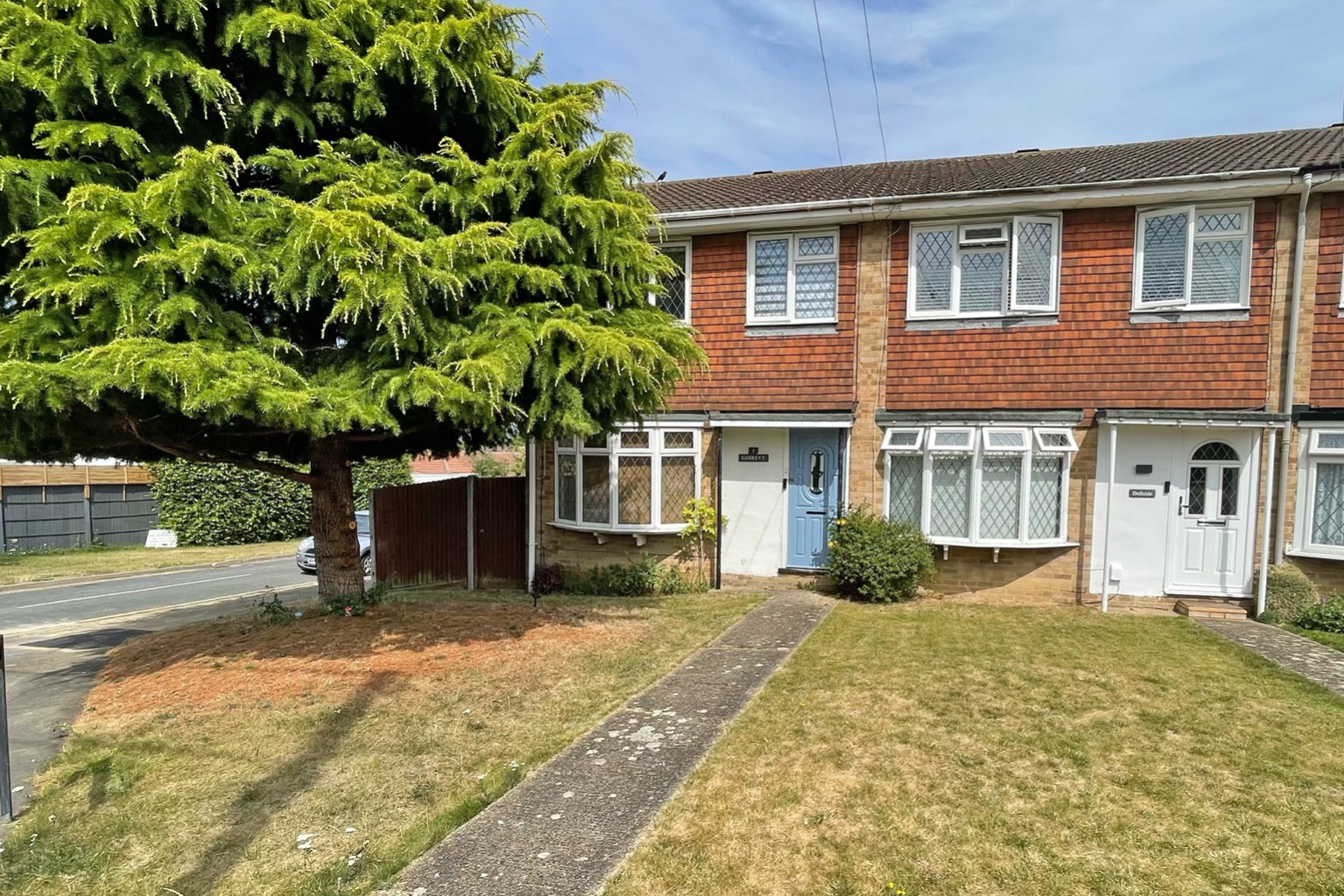 3 bed end of terrace house for sale in Cannon Lane, Maidenhead, SL6 