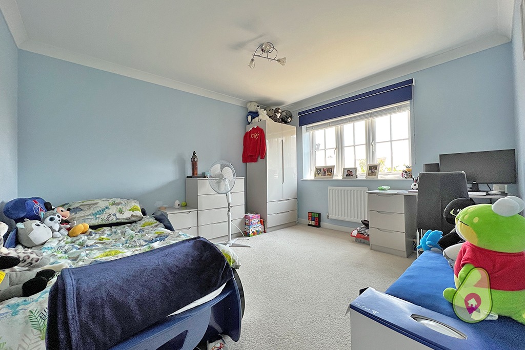 4 bed detached house for sale in Addington Gardens, Reading  - Property Image 8