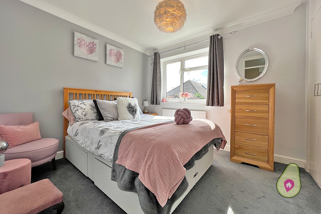 2 bed semi-detached house for sale in Dovecote Road, Reading  - Property Image 6