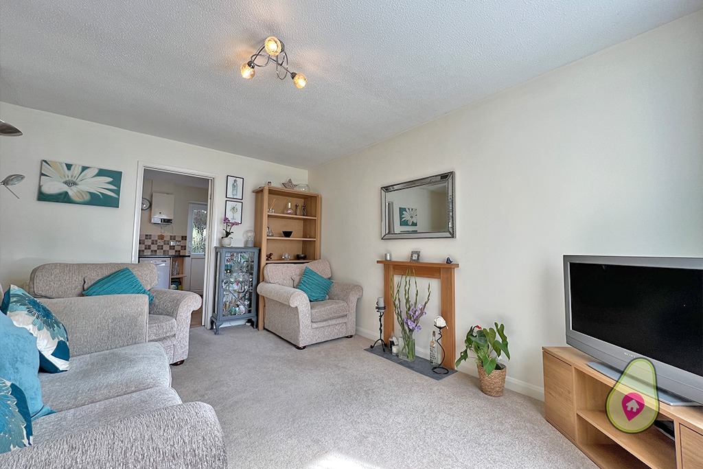 2 bed semi-detached house for sale in Dovecote Road, Reading  - Property Image 3