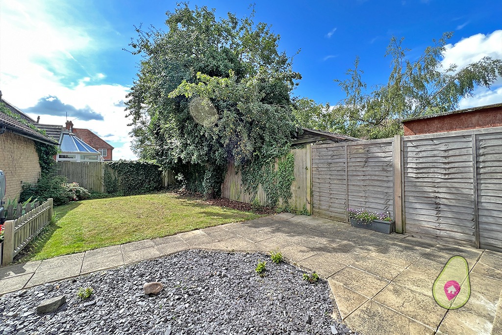 2 bed semi-detached house for sale in Dovecote Road, Reading  - Property Image 8