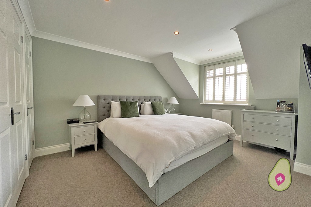 4 bed detached house for sale in Oatlands Chase, Reading  - Property Image 6