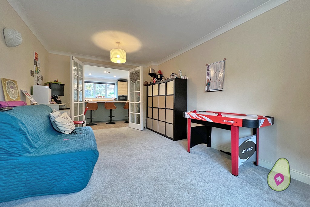 4 bed detached house for sale in Rosebay, Wokingham  - Property Image 5