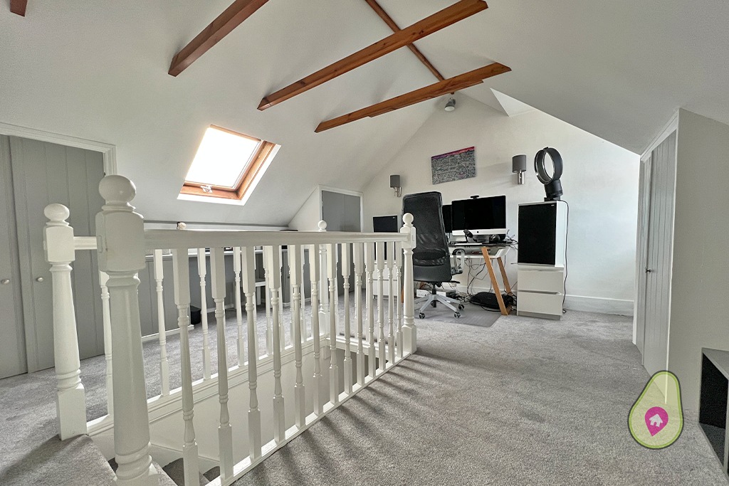 4 bed semi-detached house for sale in Wescott Road  - Property Image 10