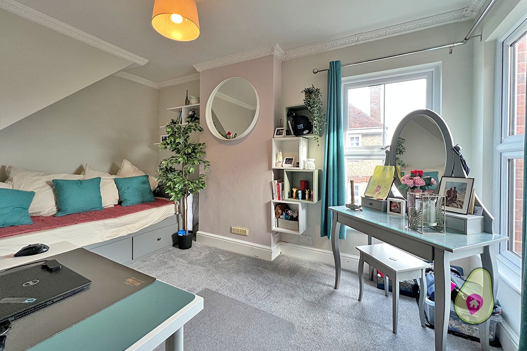 4 bed semi-detached house for sale in Wescott Road  - Property Image 8