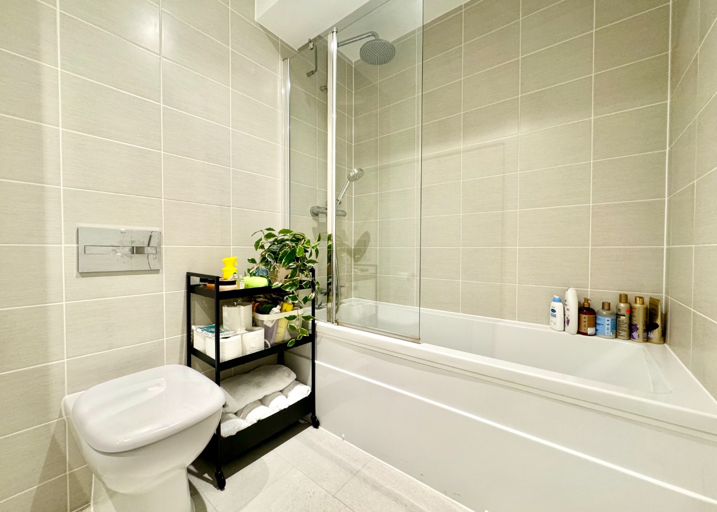 1 bed flat for sale in Fullbrook Drive, Hampshire  - Property Image 8