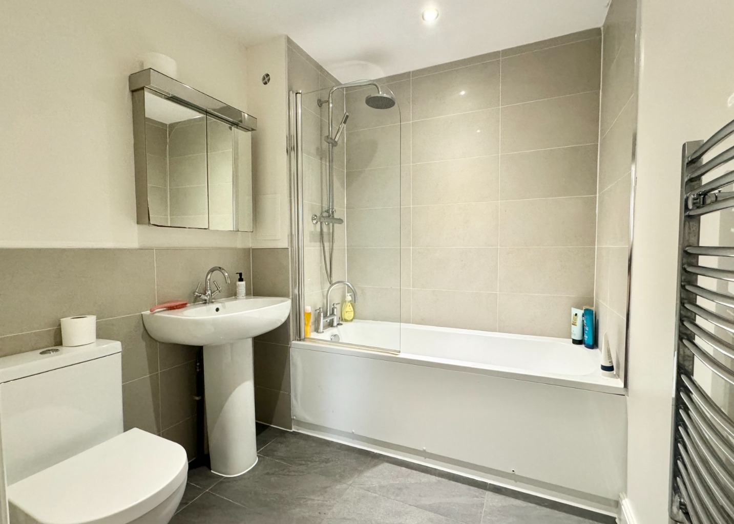 1 bed flat for sale in Ancells House, Fleet  - Property Image 3