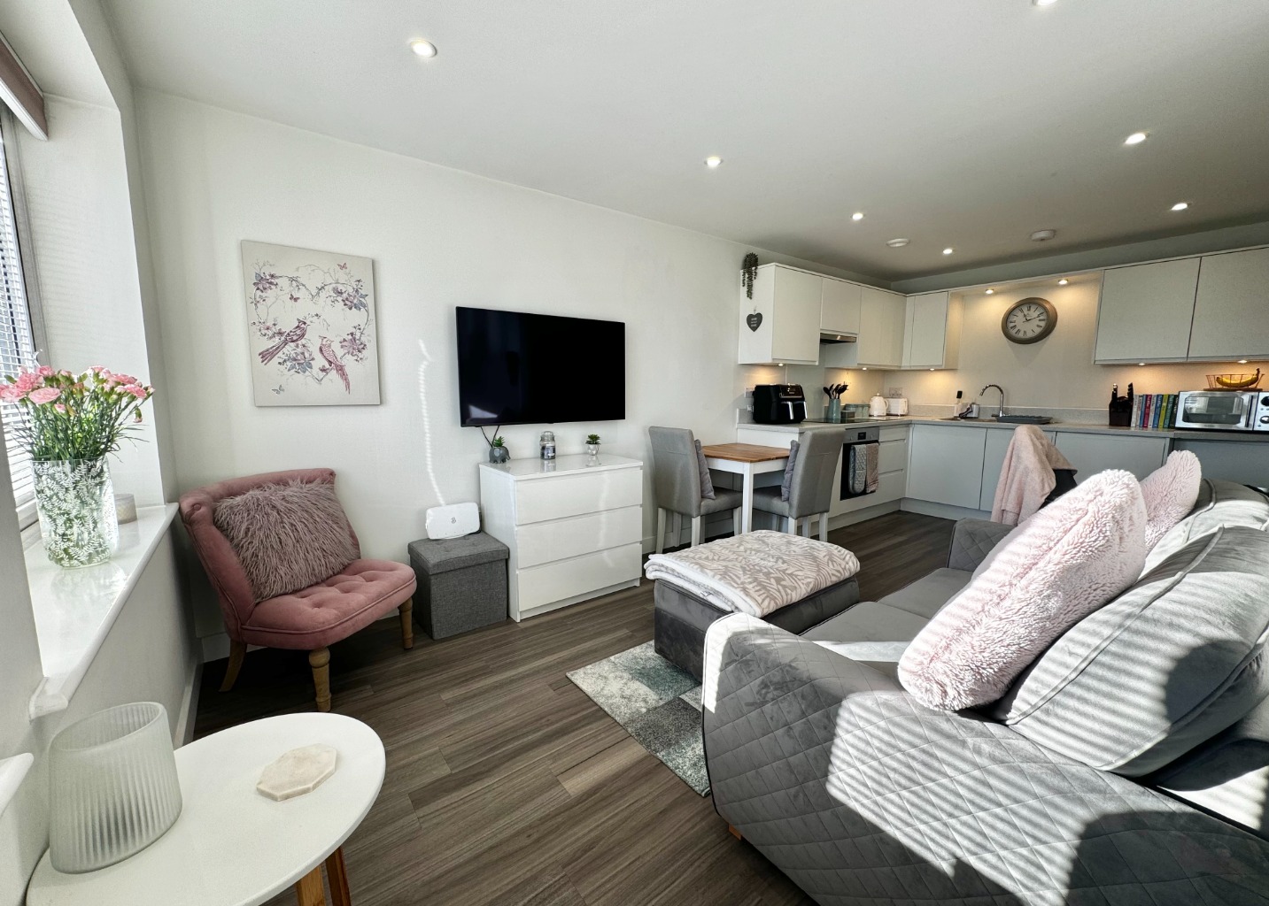 1 bed studio flat for sale in Church Road, Fleet  - Property Image 4