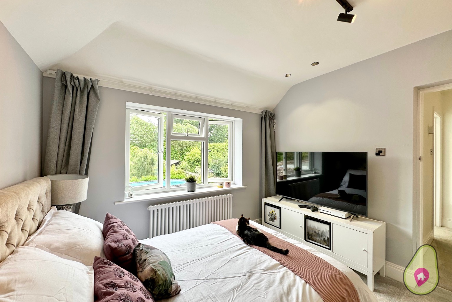 4 bed semi-detached house for sale in Ramsbury Drive, Reading  - Property Image 28