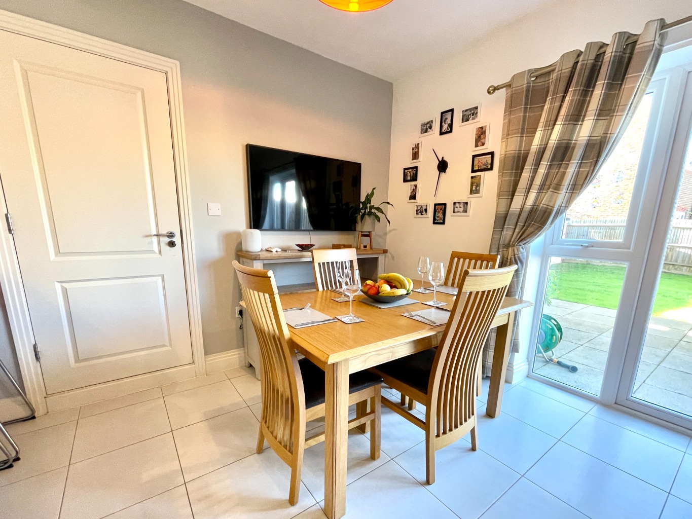 4 bed end of terrace house for sale in Buddery Close, Bracknell  - Property Image 6