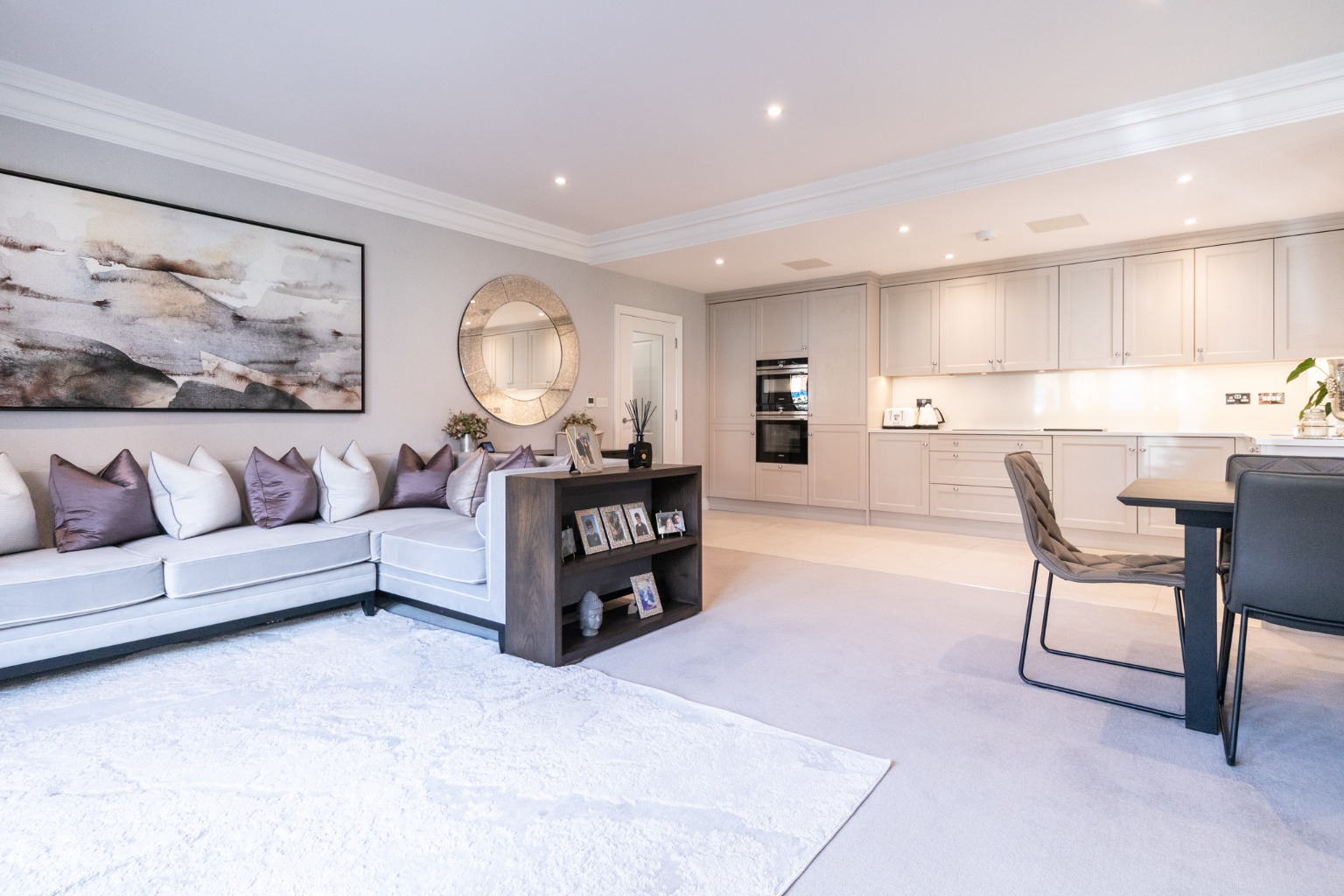 2 bed flat for sale in Boleyn Mews, Ascot  - Property Image 9