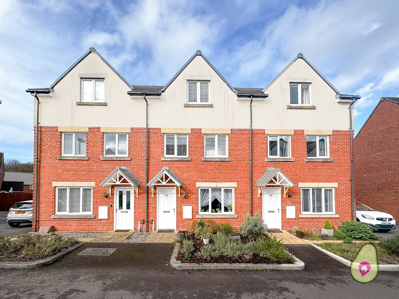 4 bed terraced house for sale in Cuckoo Lane, Bracknell  - Property Image 1