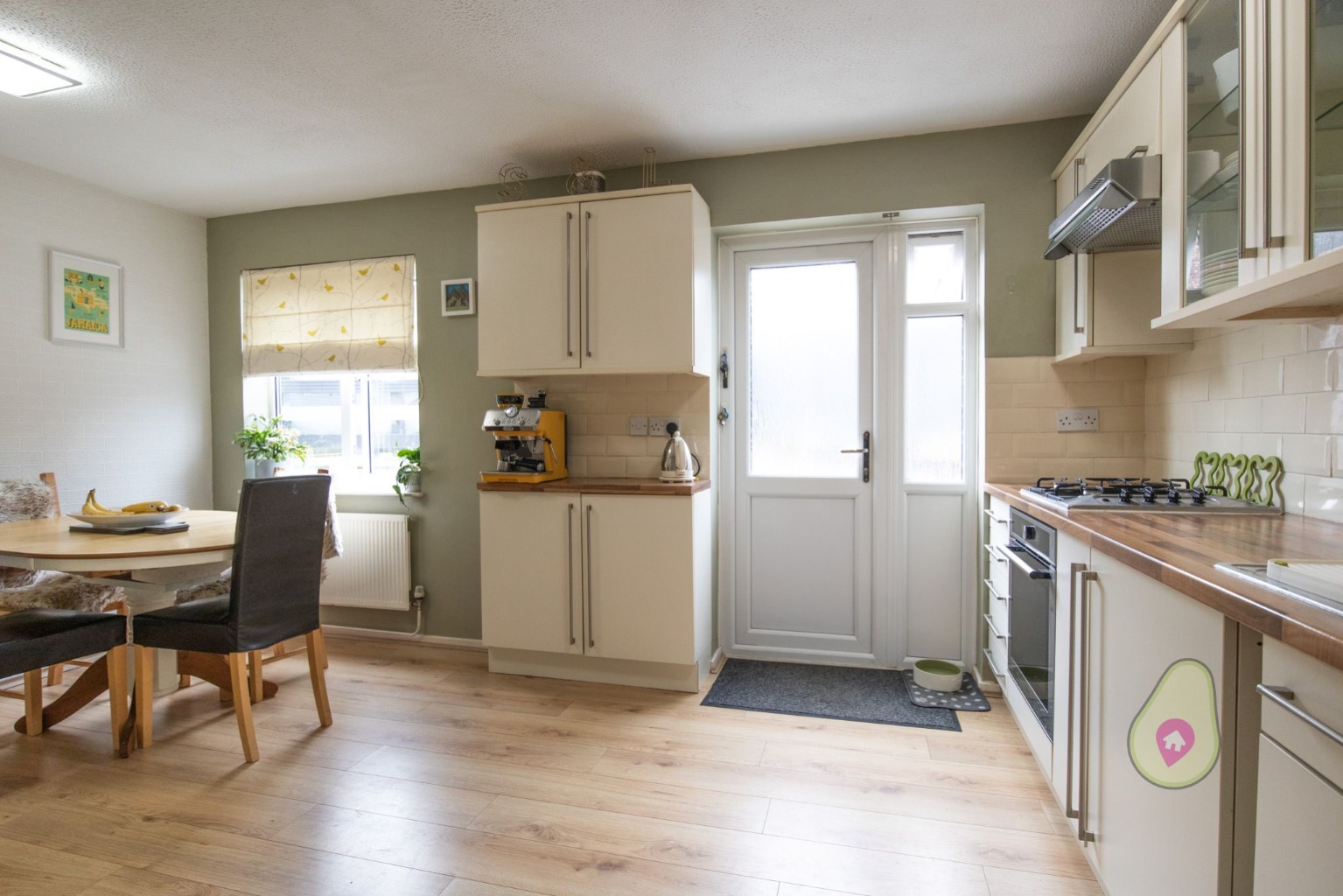3 bed end of terrace house for sale in Nutley, Bracknell  - Property Image 3