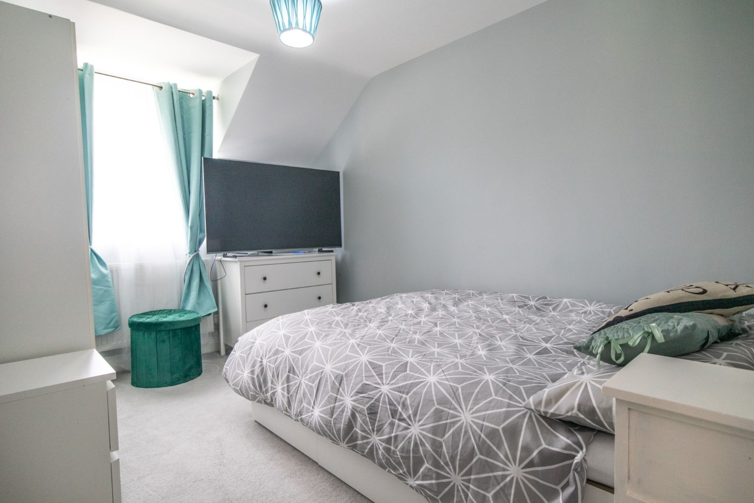 5 bed end of terrace house for sale in Robins Gate, Bracknell  - Property Image 10