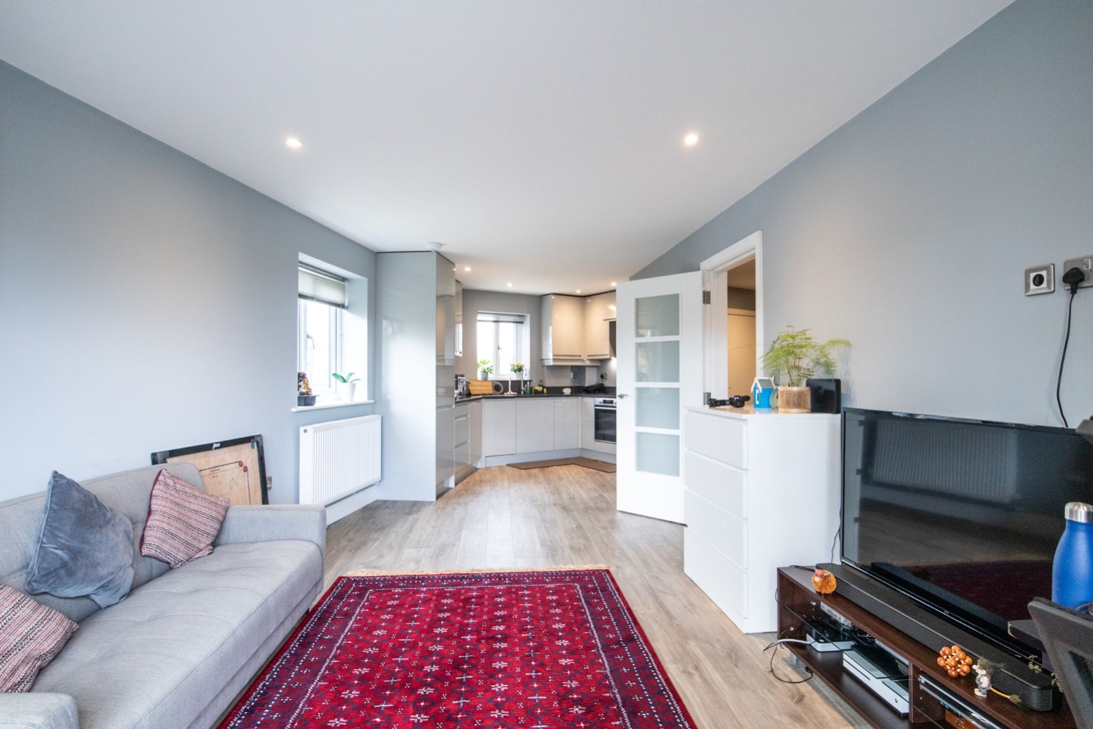 2 bed flat for sale in Robins Gate, Bracknell  - Property Image 2